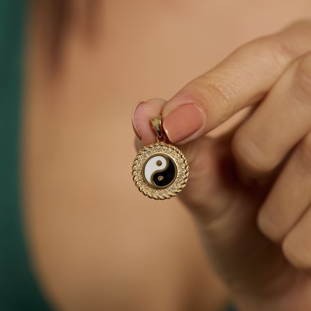 Ying Yang Figürlü Altın Kolye Ucu