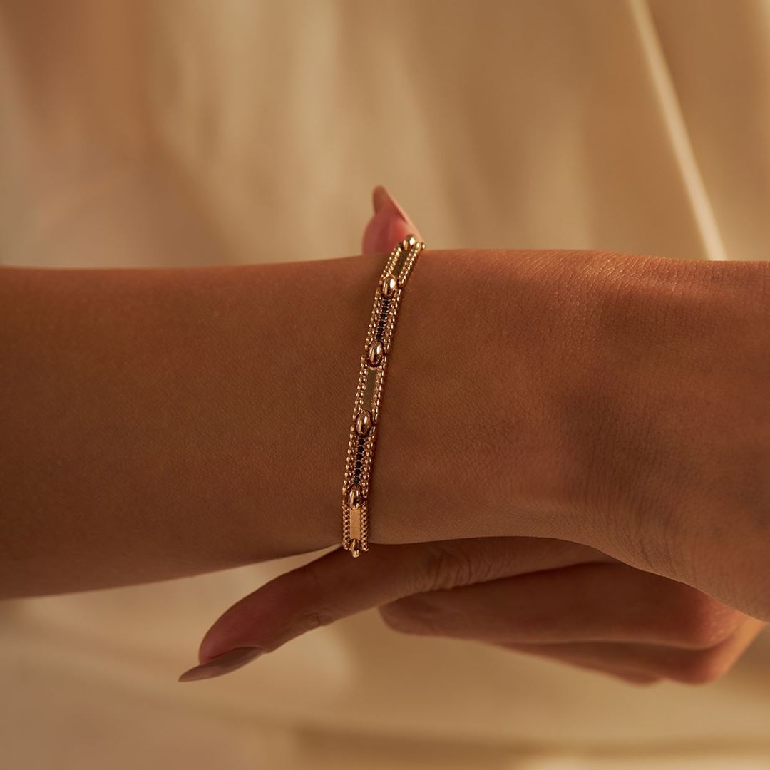 Ayna Model Siyah Taşlı Rose Altın Bileklik