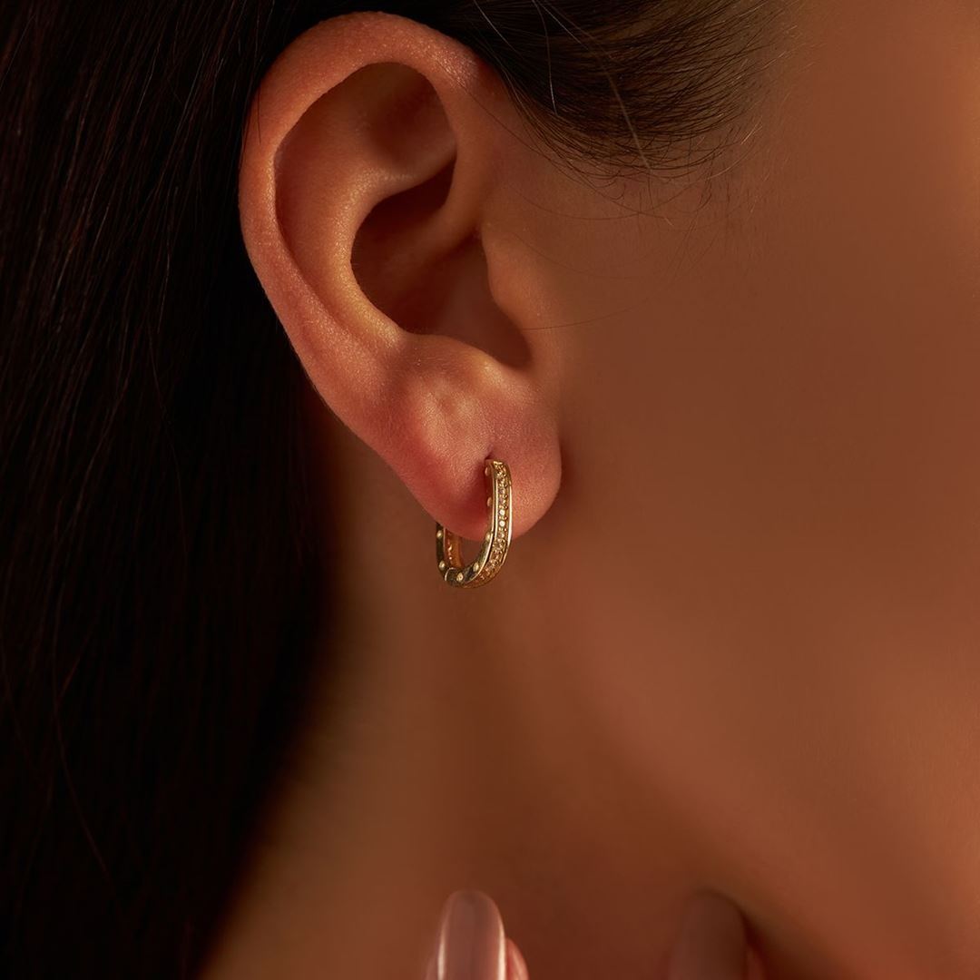 Taşlı Altın Halka Cartier Küpe